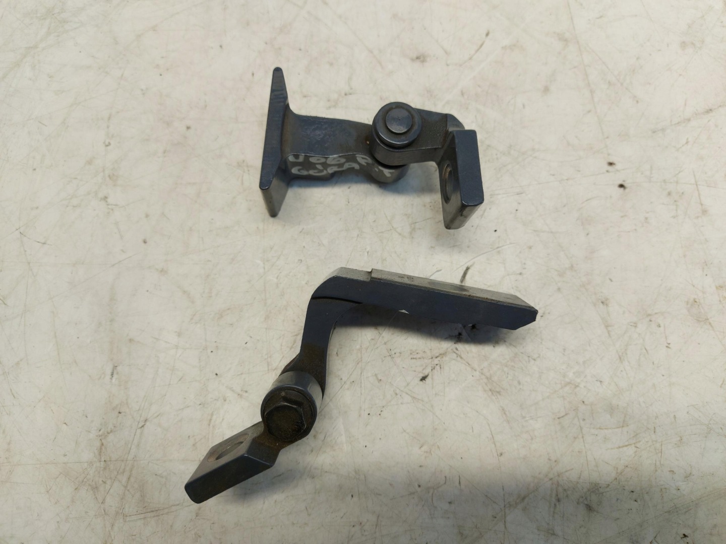 BMW U06 220d hinge door right rear part GOR DOL
