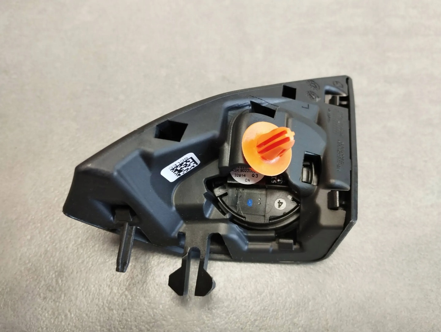 Mercedes-Benz CLS C218 speaker TROJKAT cover left A2187200148