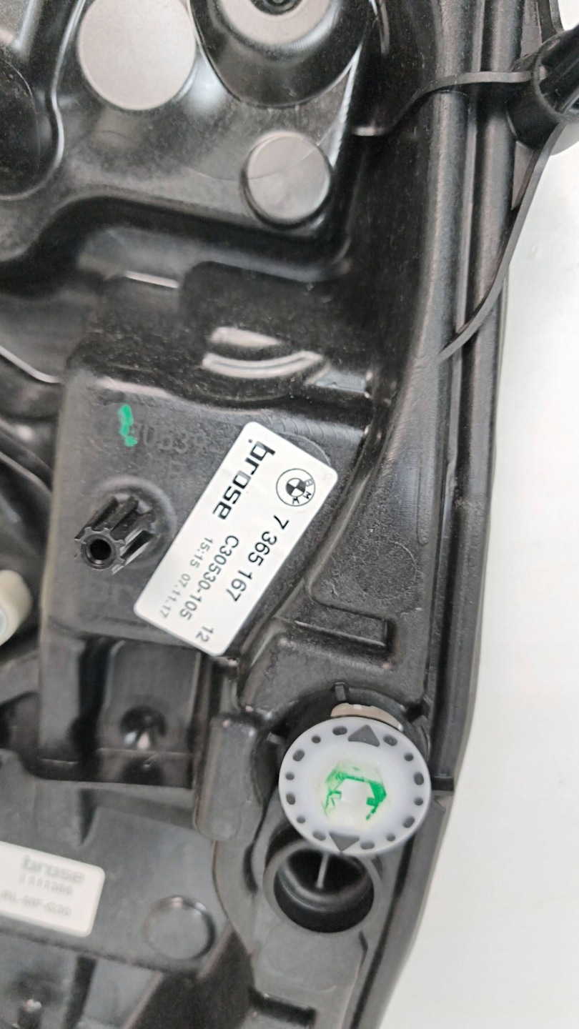 BMW 5 G30 G31 7365167 window regulator rear left engine