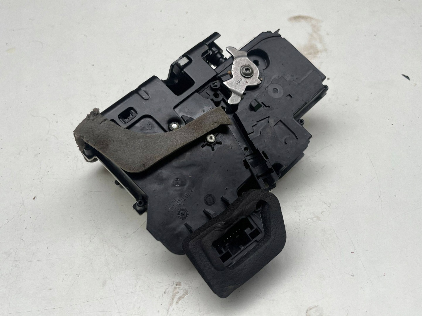 AUDI A6 C8 lock door right rear part 4K0839016P @M