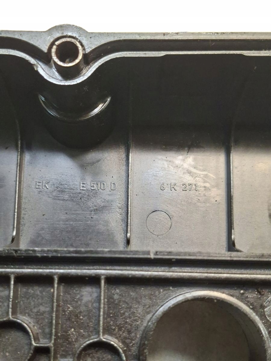 Abdeckung der Ventile FORD FOCUS MK2 1.6 16V E510D6K271