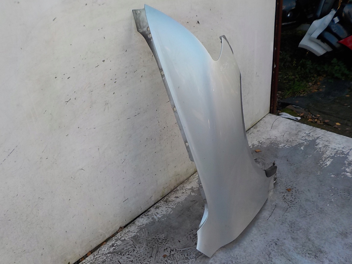 975 VOLKSWAGEN TOUAREG and fender right front front