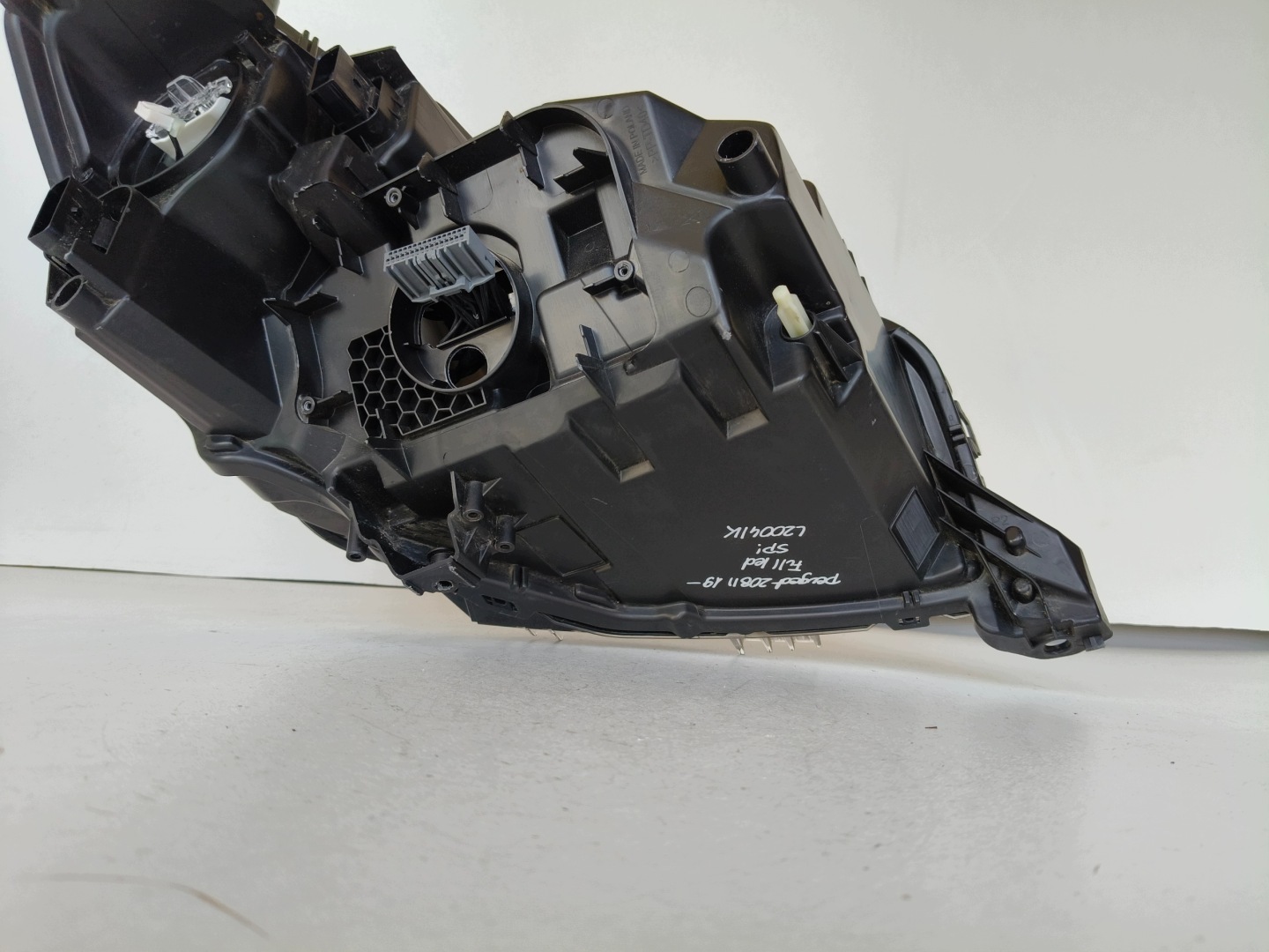 feu gauche REFLEKTOR PEUGEOT 208 II 2008 19- FULL LED