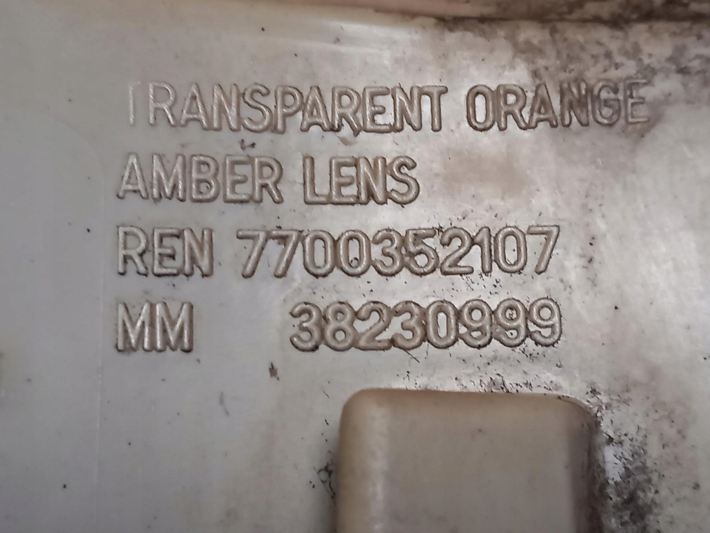 indicator left front RENAULT MASTER II 7700352107 98-03