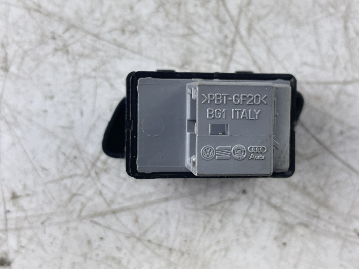 switch central of a lock 691 962 125 VW Polo 9N front