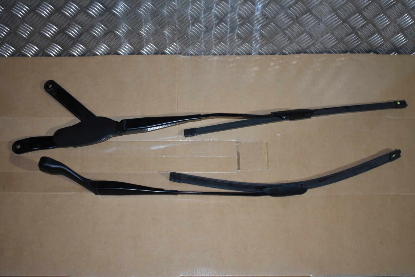 IDEALNE Bracci tergicristallo MERCEDES W214 1