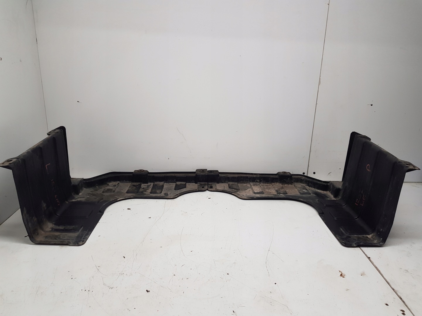 HYUNDAI I20 LIFT motor cover lower right 2012-14R