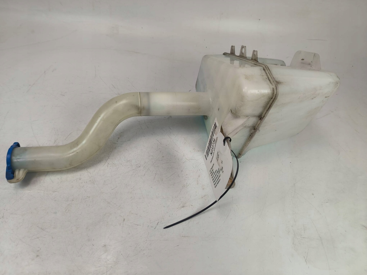 washer fluid tank HYUNDAI TUCSON