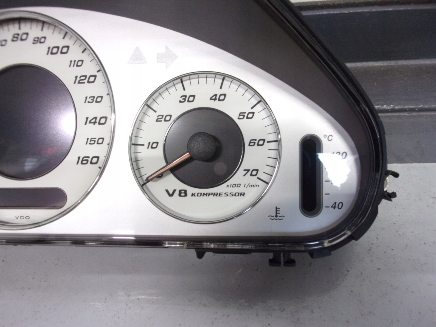 MERCEDES W211 E211 dials dials A2115404147