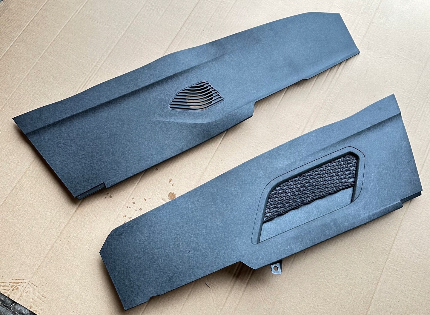 RENAULT ARKANA LEFT COVER TUNEL CENTRAL MOULDING