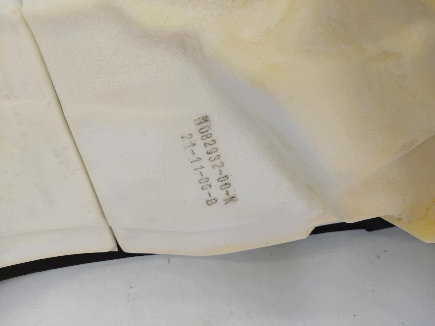 TESLA MODEL 3 2022r boot upholstery rear part left 1082932-00-K