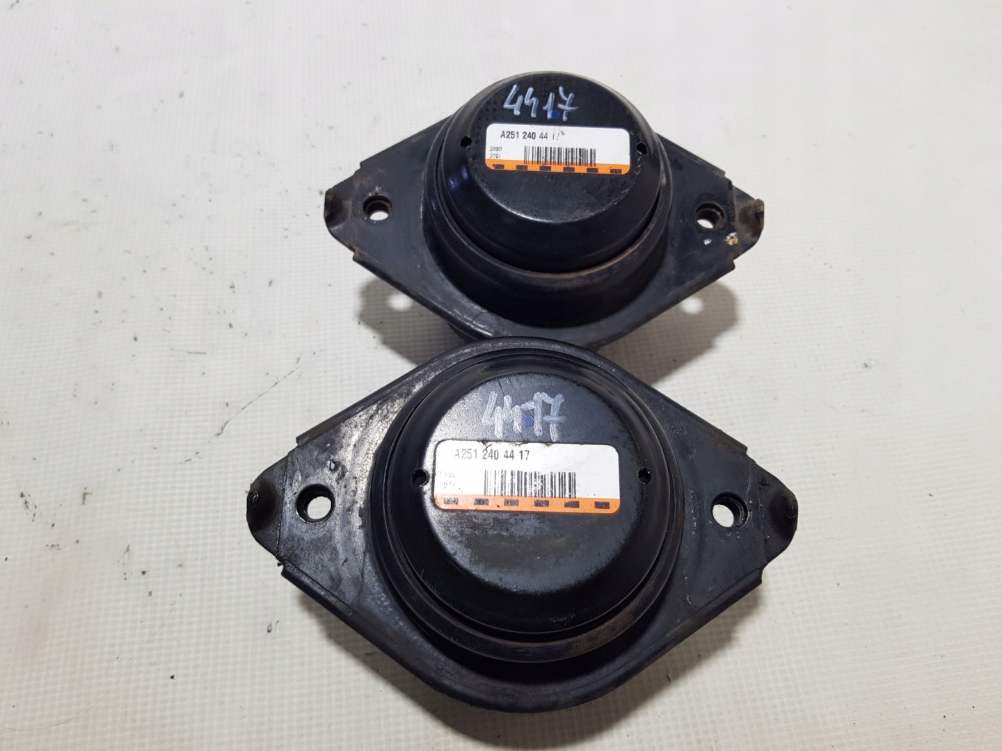 engine mount Mercedes W251 2512404417