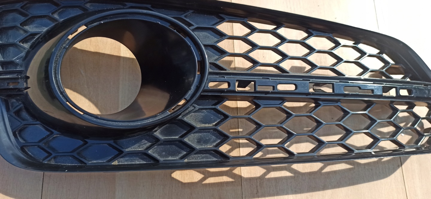 AUDI A8 D4 S8 LIFT LÜFTUNGSGITTER DER STOSSSTANGE RECHTS 4H0807680