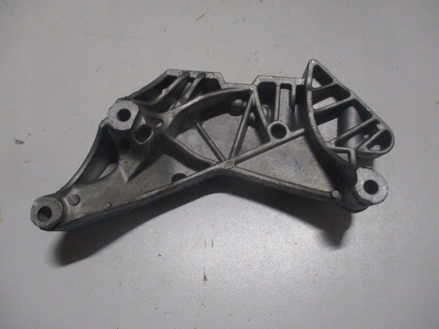 supporto Audi A3 8V0 1,8 TFSI 06K199207C