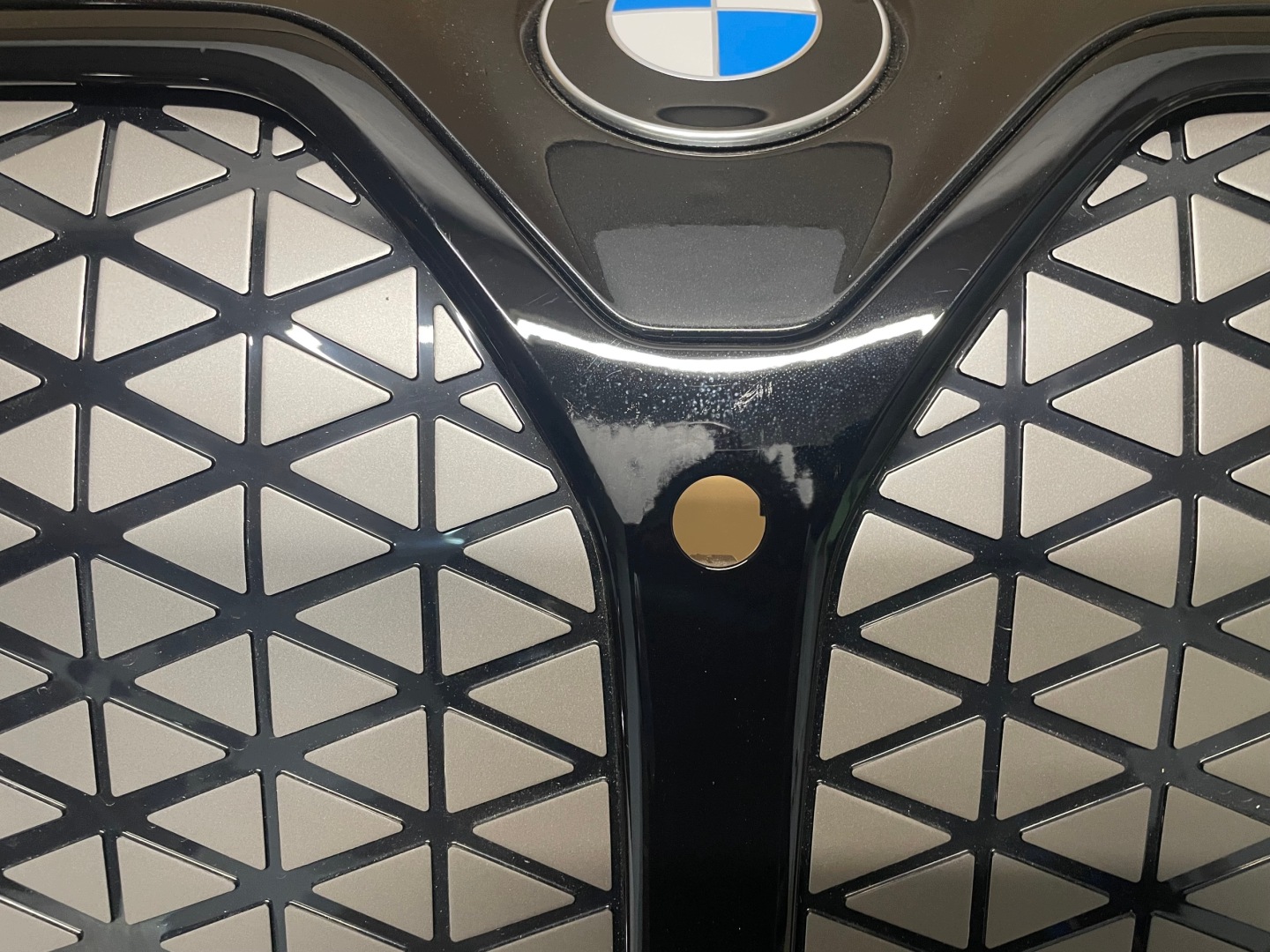 bumper front + grill PDC m-packet KPL BMW i4 G26 BEV colour 475 USA