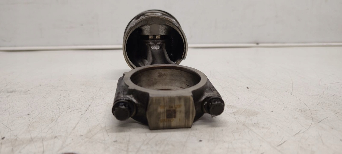 piston connecting rod VW 2,0 TDI BWD