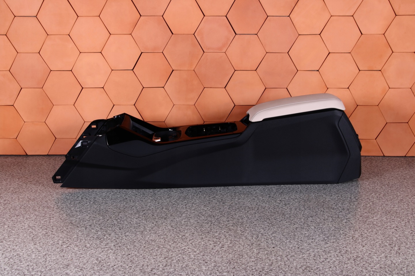 BMW F40 F44 TUNEL central armrest OYSTER
