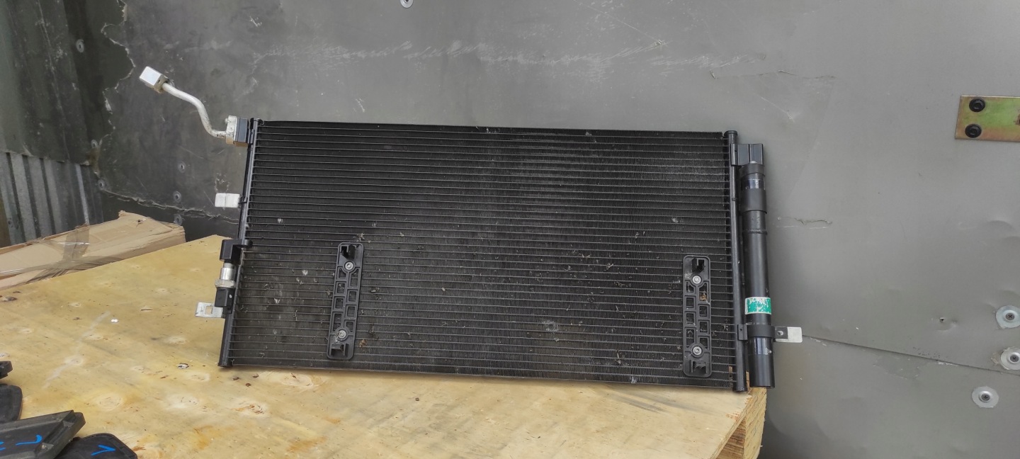 RADIATEUR CLIMATISATION AUDI Q5 8R 2.0 8K0260403AF
