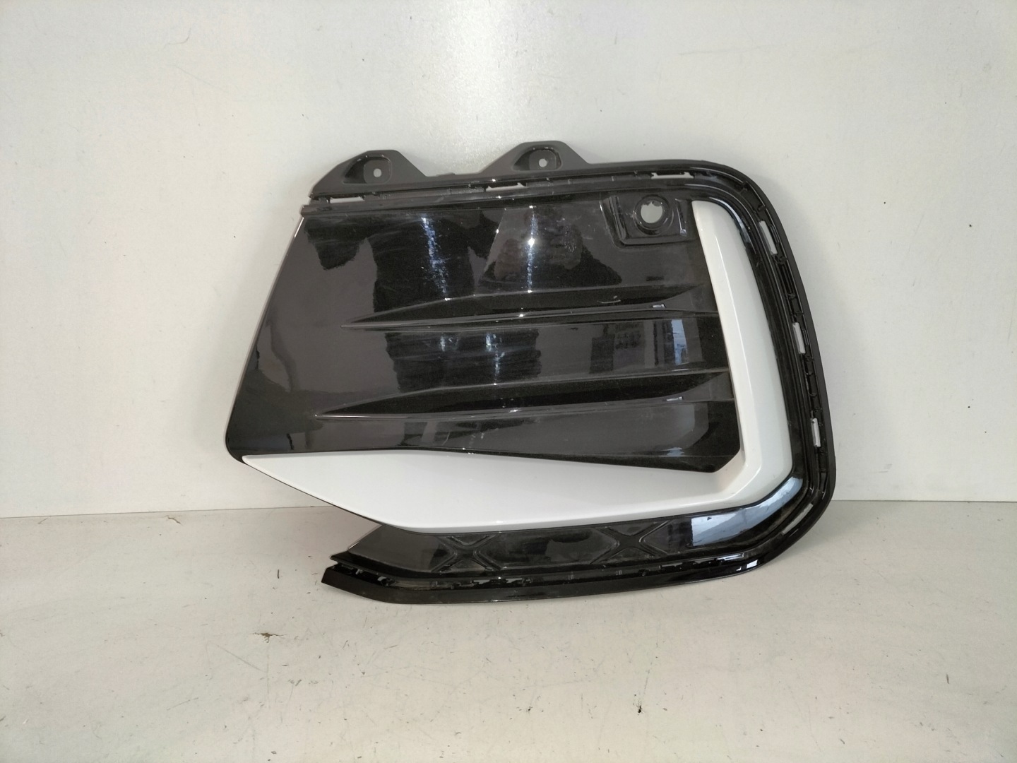 grille grid of a bumper front left VW PASSAT B9 24- R-LINE