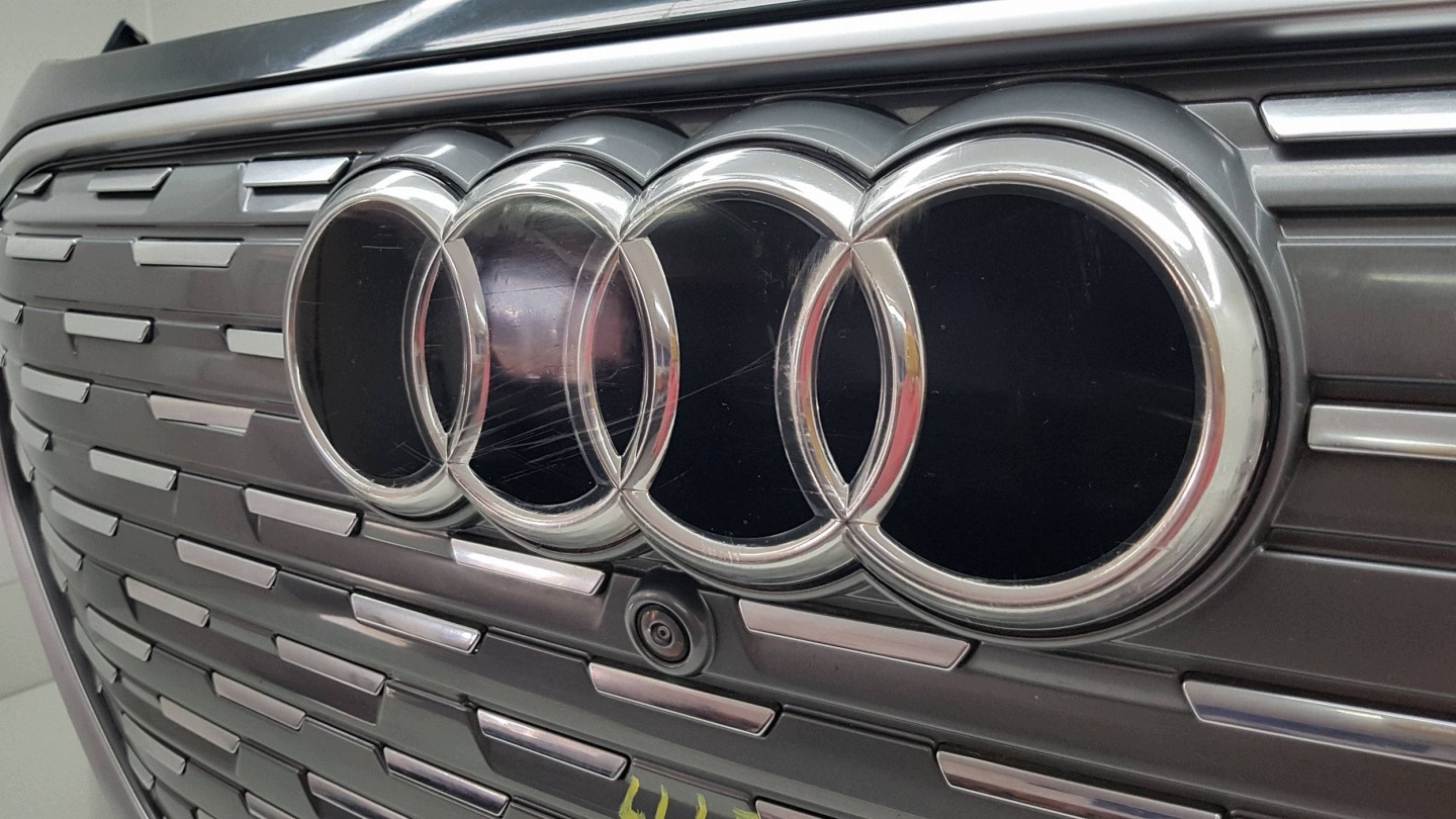 AUDI Q4 E-TRON s-line 2021 - + KAMERA bumper front 89A.807.725.A