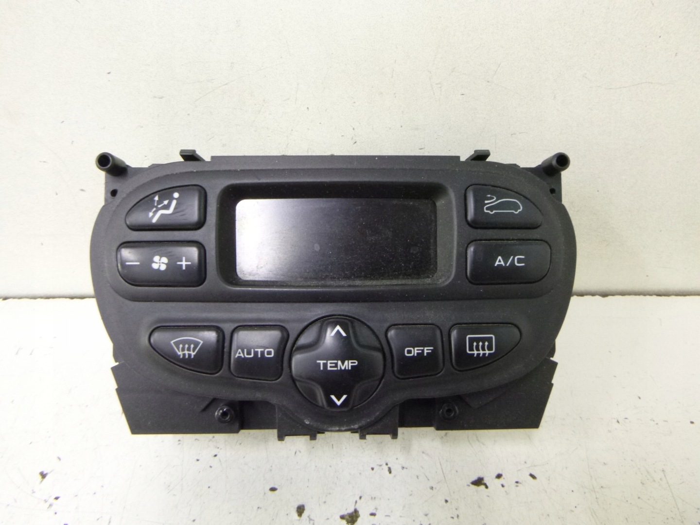 UNITE COMMANDE CLIMA BOUCHES BUSES PEUGEOT 307 04R.