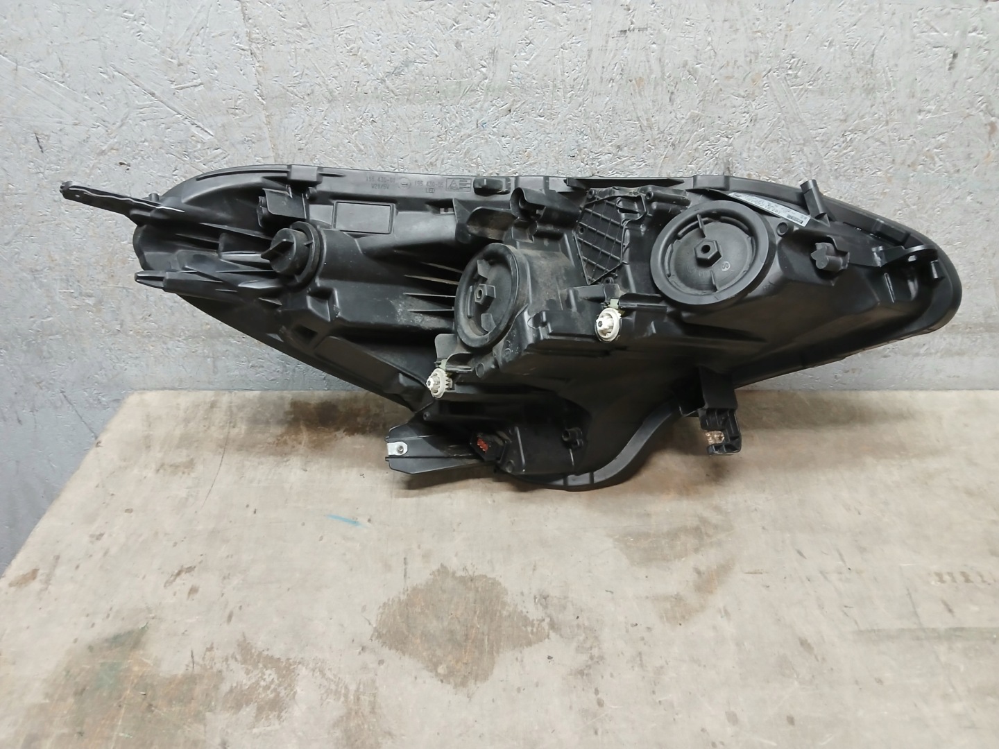 light front left OPEL CORSA E 13381335LH
