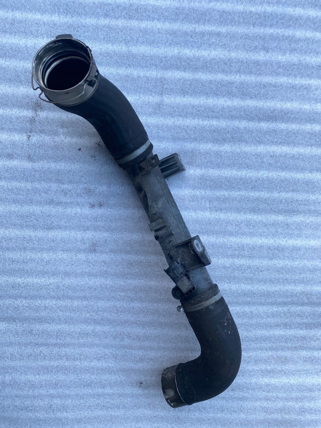 VOLVO XC40 2.0 D pipe wiring air 32222150