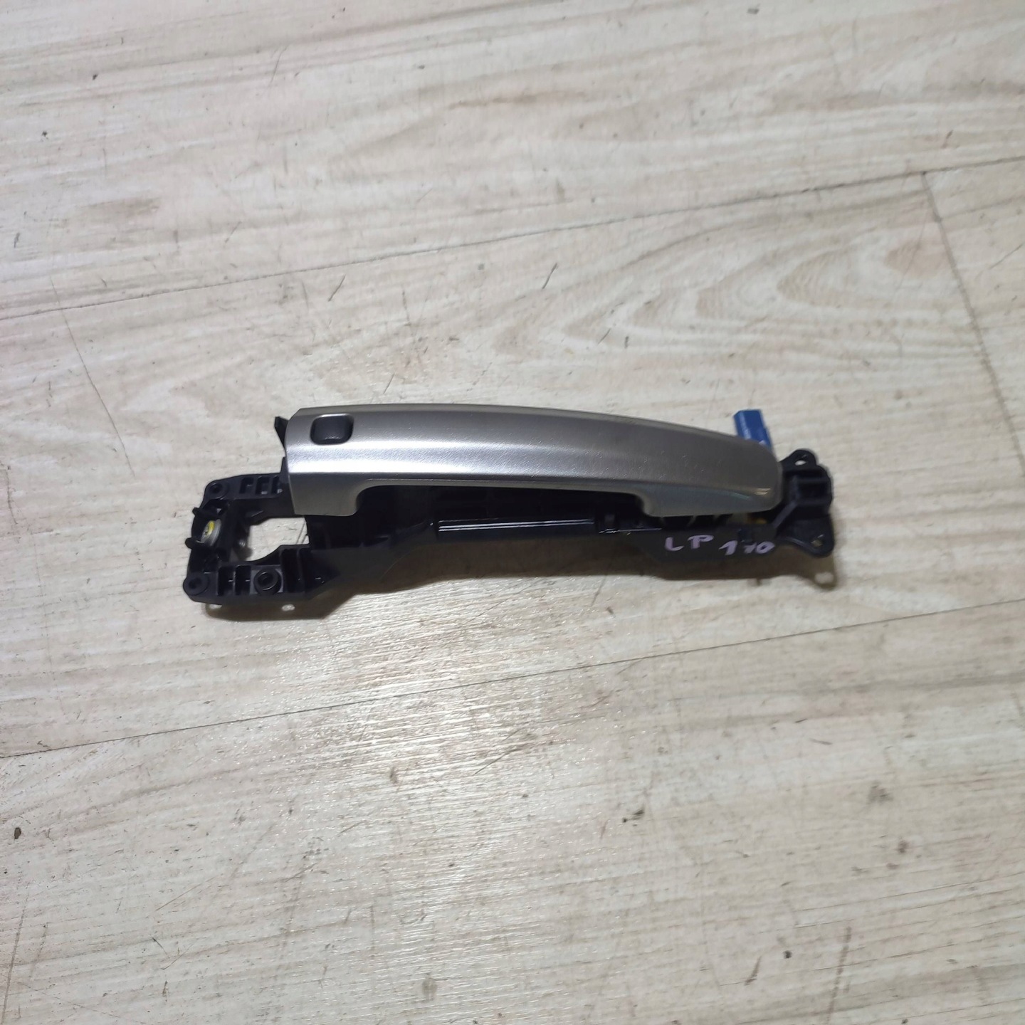 exterior handle door przednich front left Suzuki Vitara (LY)