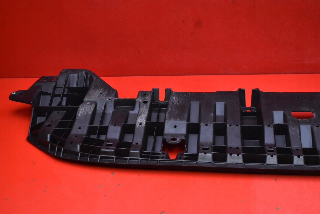 bumper bracket front central LEXUS CT200H 10-14
