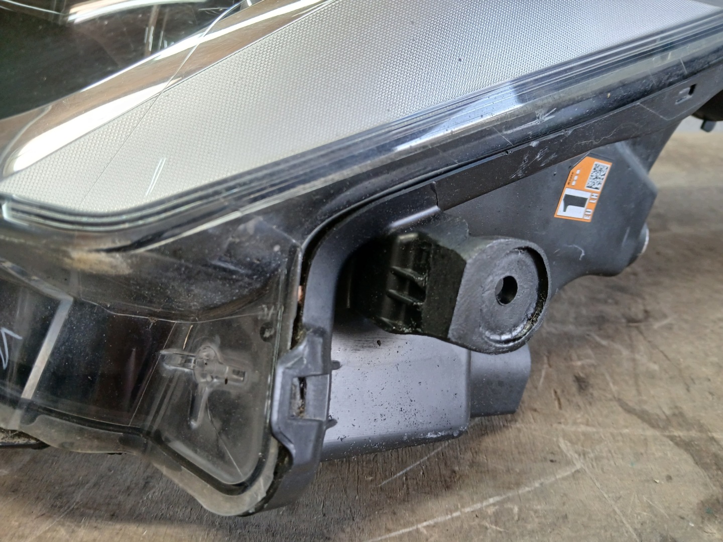 light front left TOYOTA AYGO II 2 LIFT lens LED 18