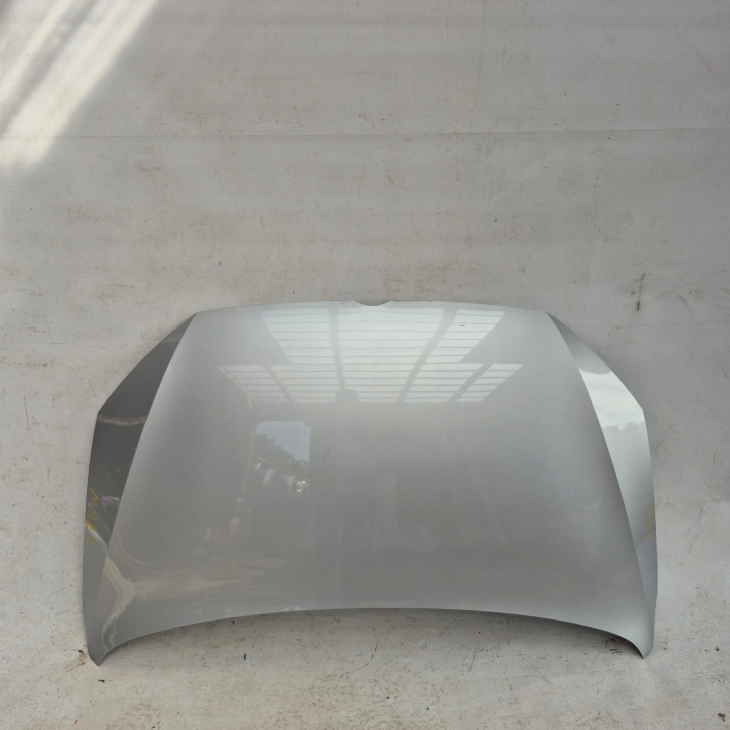VW TOURAN II 5TA 15- bonnet