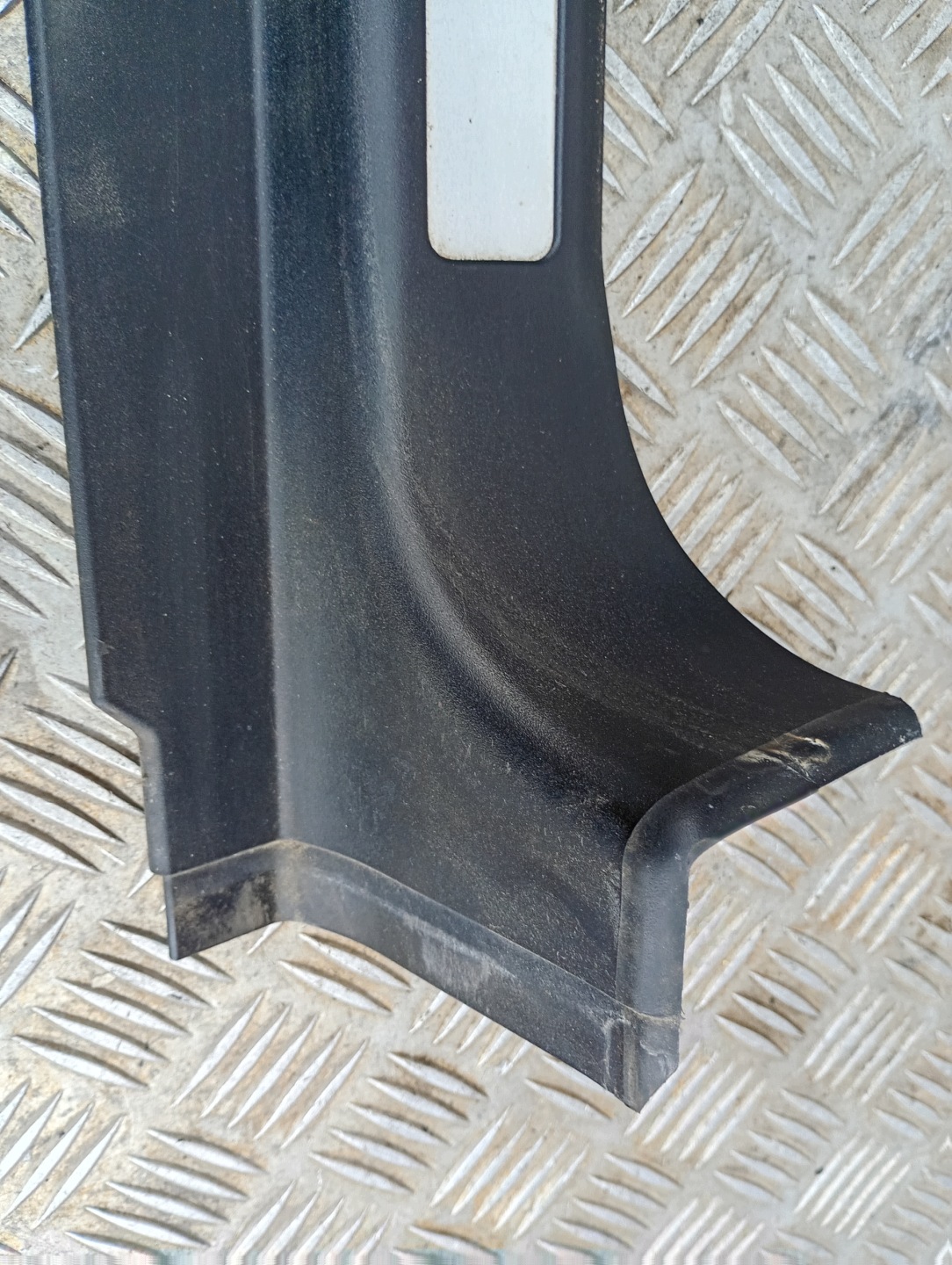 MERCEDES W203 cap moulding threshold left or right rear part inner