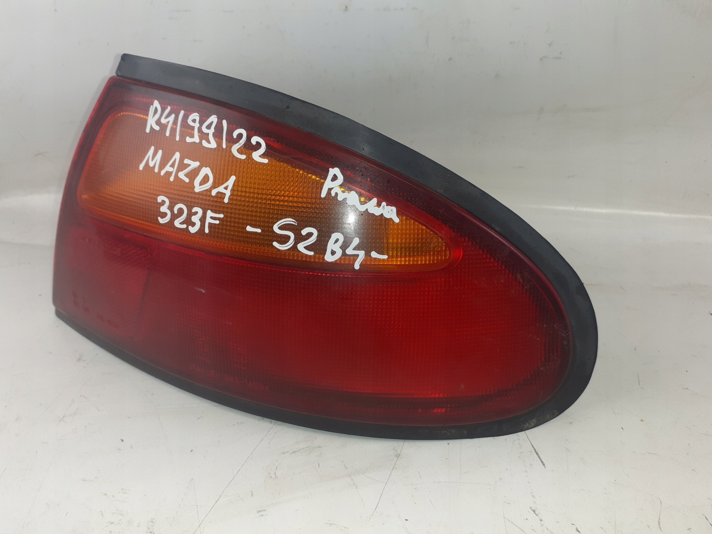 Licht rechts heck MAZDA 323F 98R