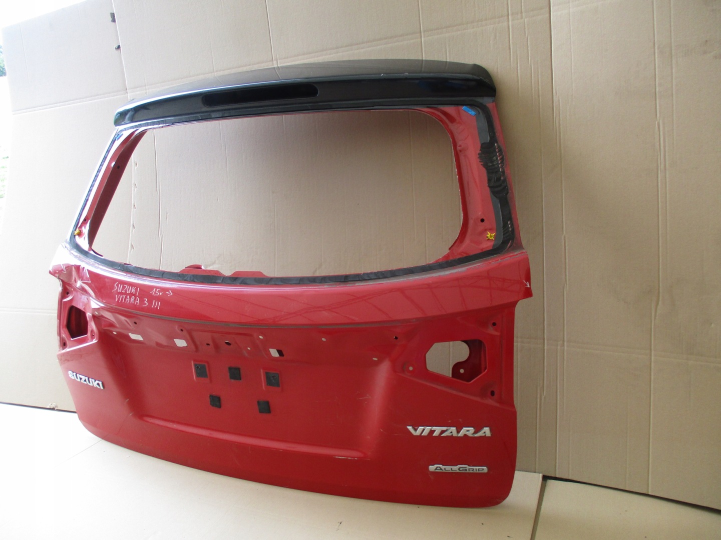 trunk door Suzuki Vitara 3 III 15r