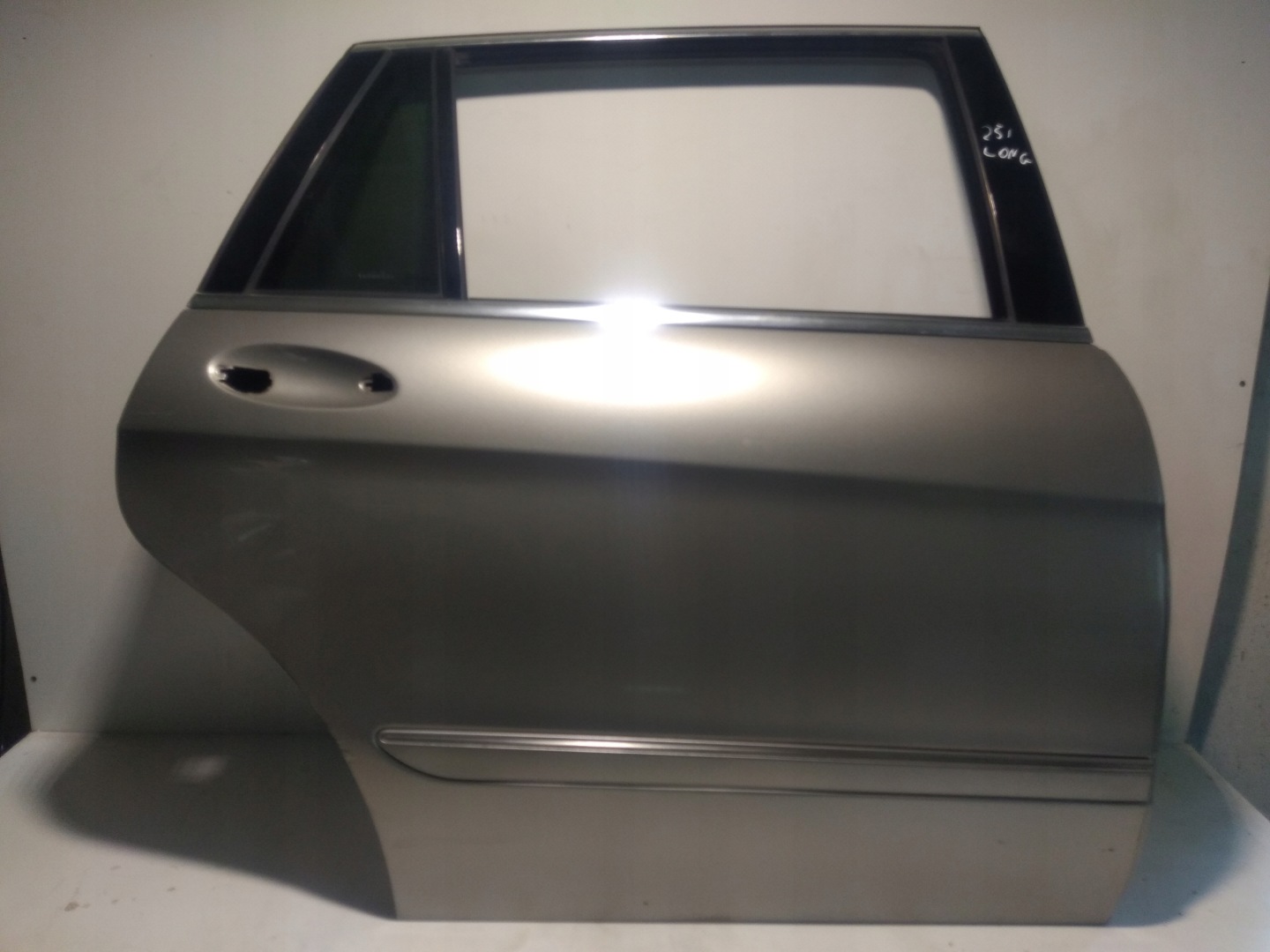 MERCEDES W251 LONG dveře pravé záď