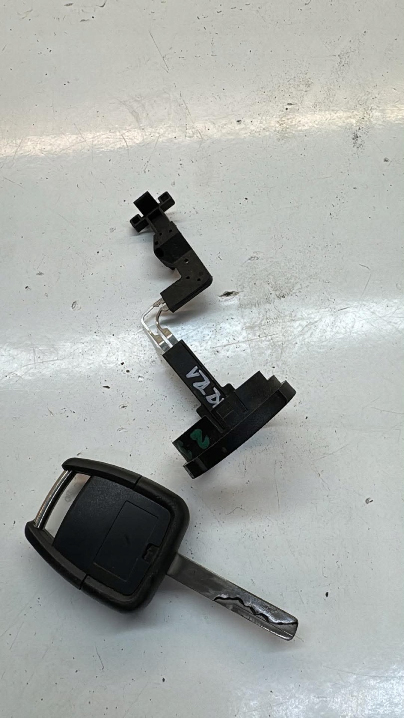 IMMOBILIZER + key OPEL SIGUM VECTRA C 04536036