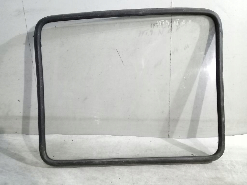 Mercedes T1 Kaczka window right rear part rear