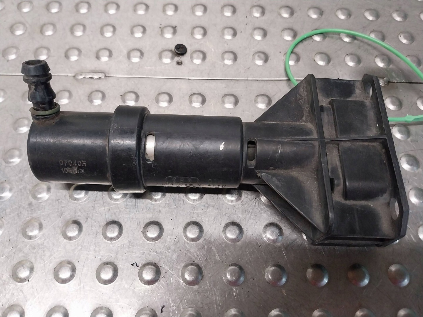 DYSZA washer REFLEKTORA XENON left front 4Z7955979 AUDI A6 C5 1997