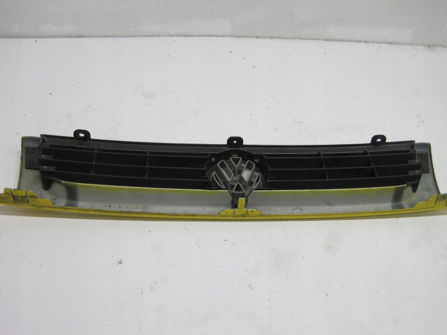 grille radiator grill front VOLKSWAGEN POLO 6K5854643A