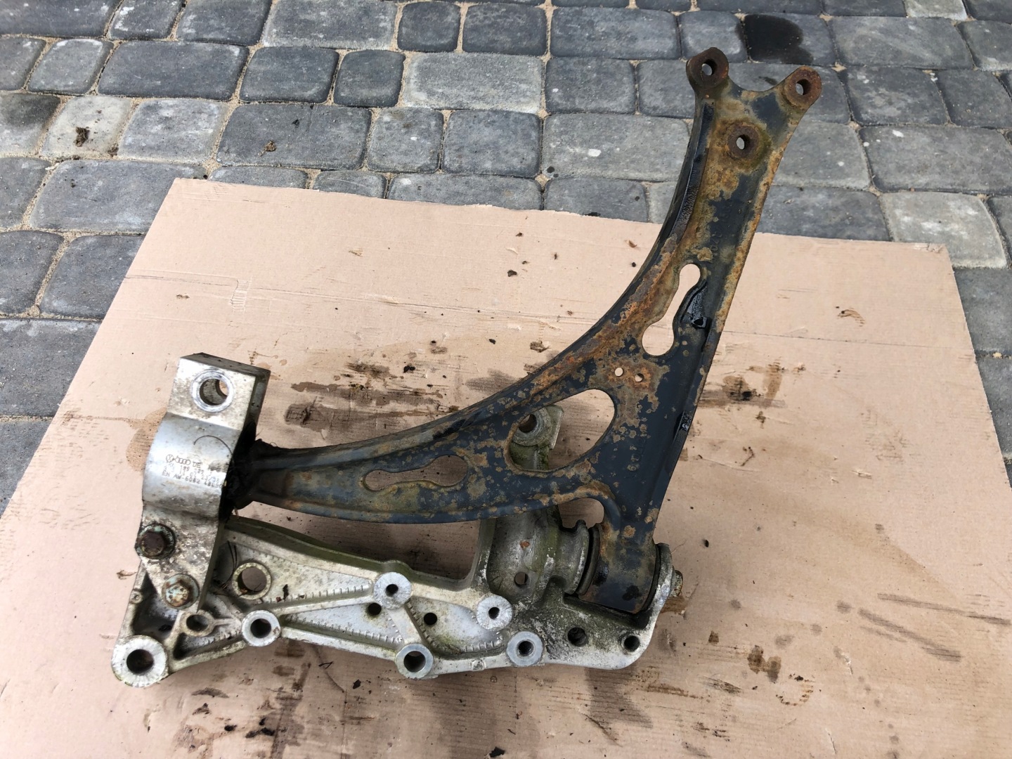 Querlenker VW SKODA AUDI 1K0407153G 1K0199296E