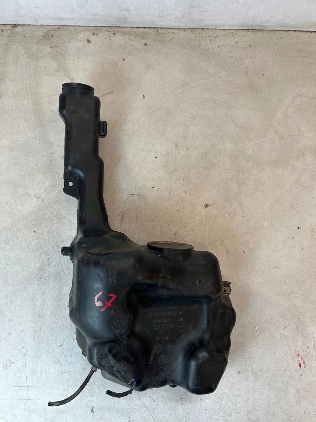 washer fluid tank pump Mercedes W204 C klasa