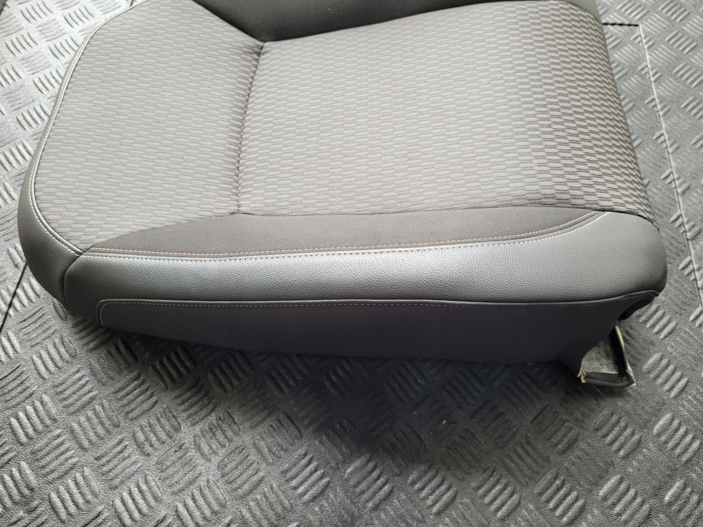 OPARCIE seat front front upholstery left seat OPEL INSIGNIA B