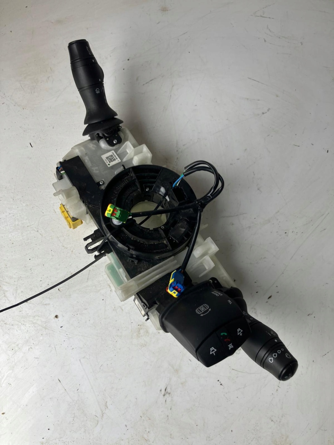 steering wheel levers and controls ring RENAULT SCENIC III 255670019R