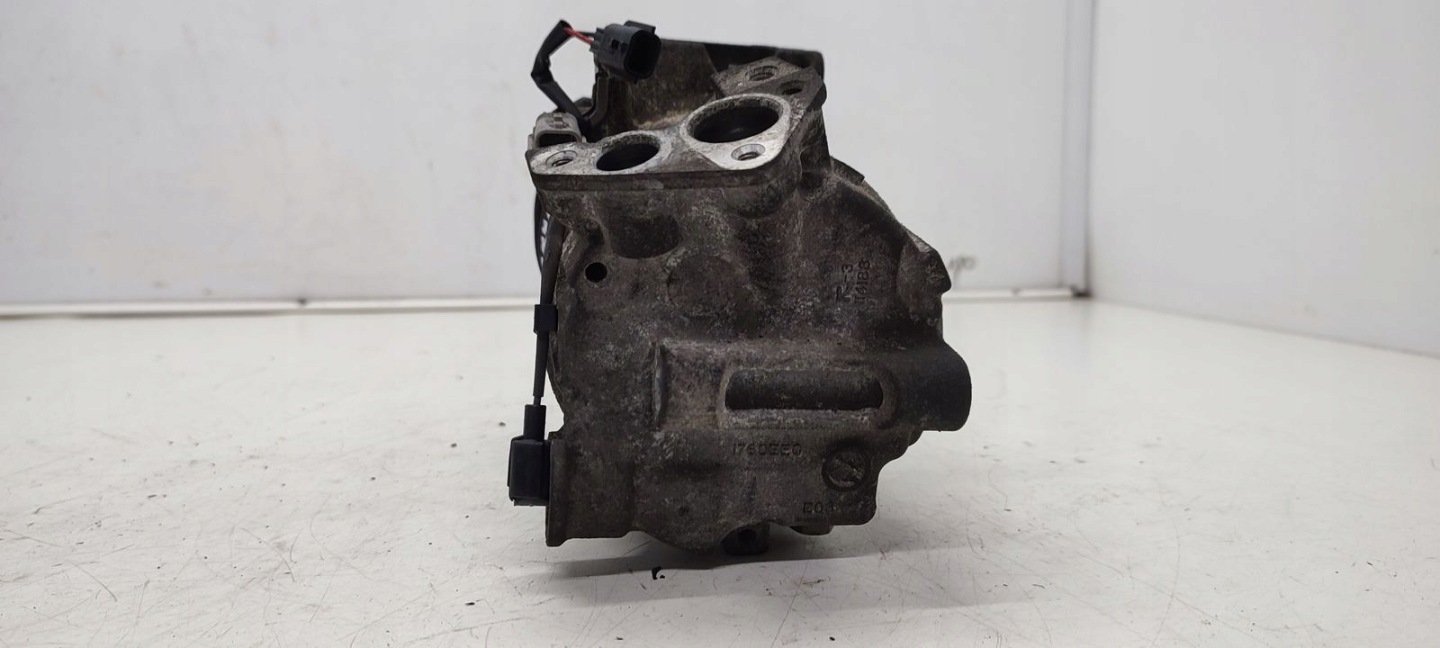 compressor of the air conditioning compressor; Renault Megane IV 1,3 TCE