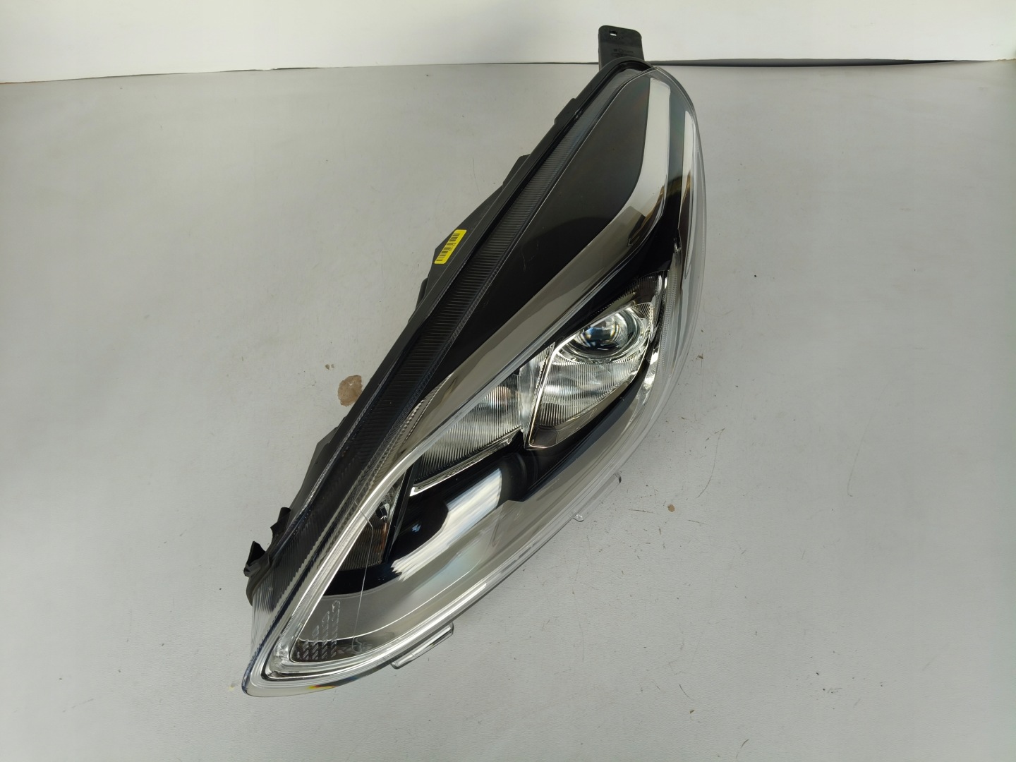 light left REFLEKTOR FORD FIESTA MK8 17- LED