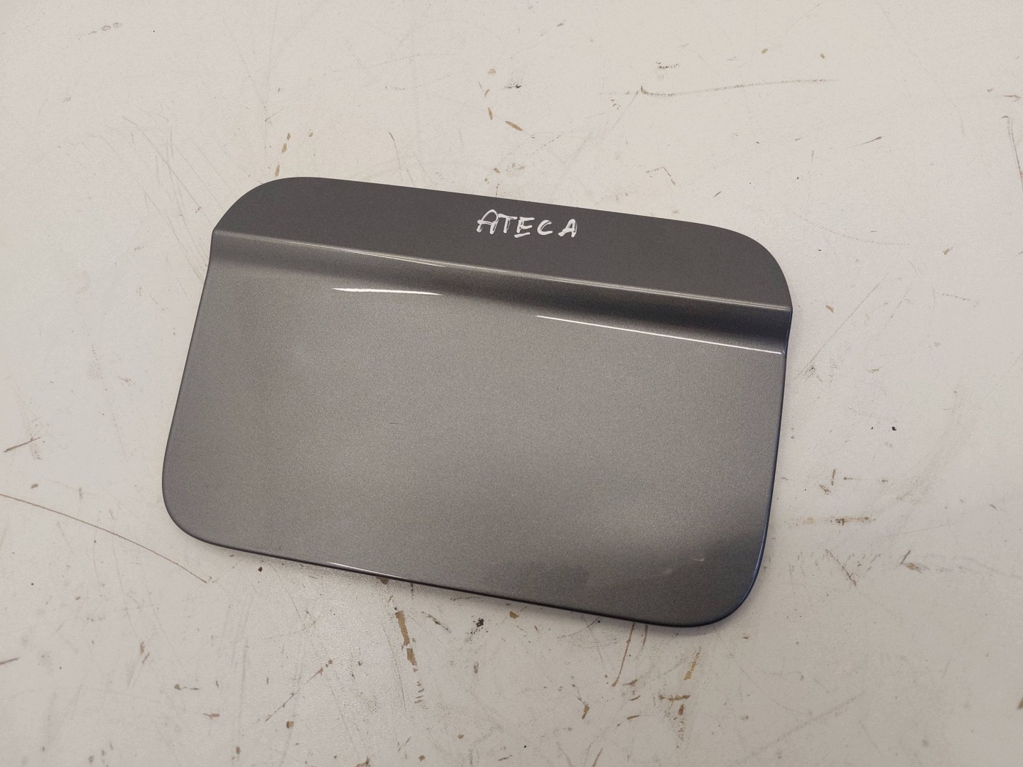 SEAT ATECA Tankklappe des Kraftstoffsbehälters LF7C 575809909