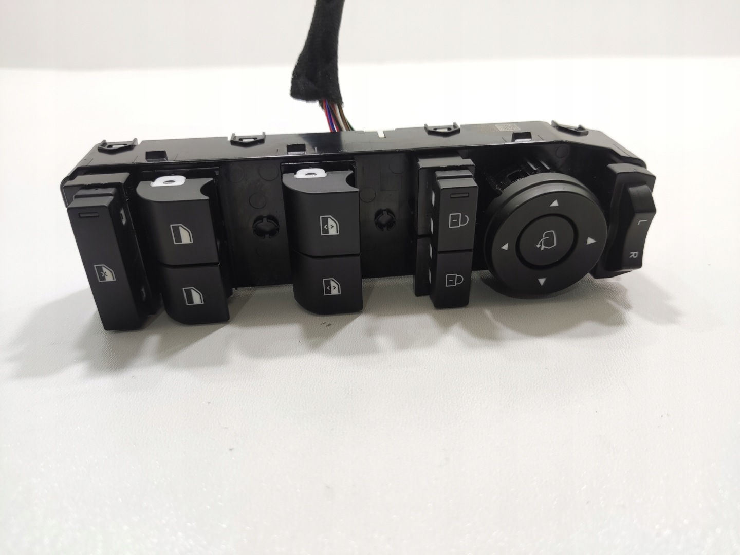 PANEL window control switch left front HYUNDAI KONA II 2023-2025 93571-BE470