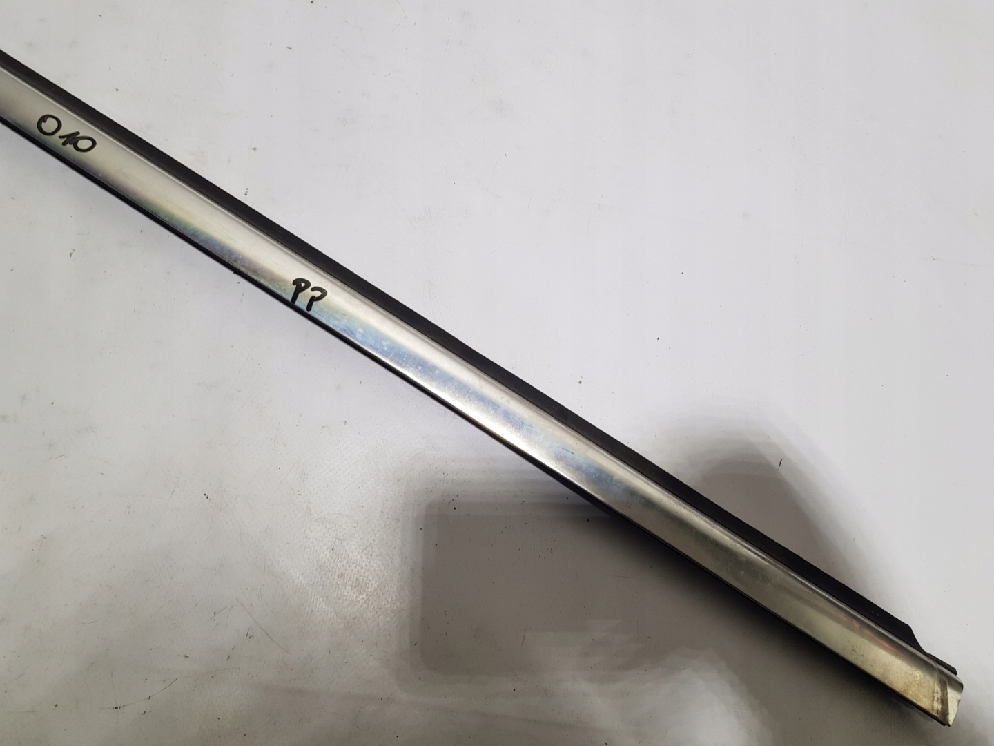 moulding door right front dust CHROM MERCEDES W251