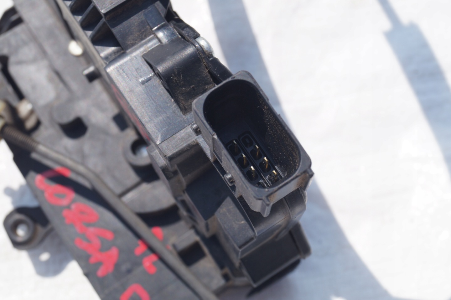 lock door front left OPEL CORSA D 6 vertical 3D