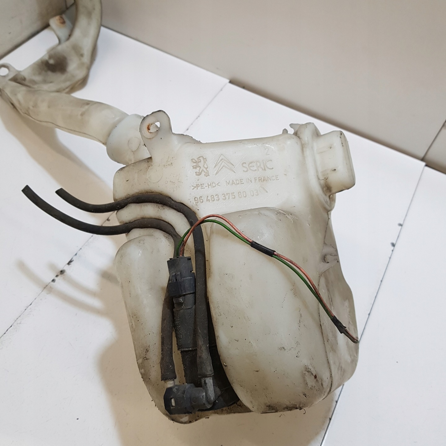 washer fluid tank PEUGEOT 1007 9648337580